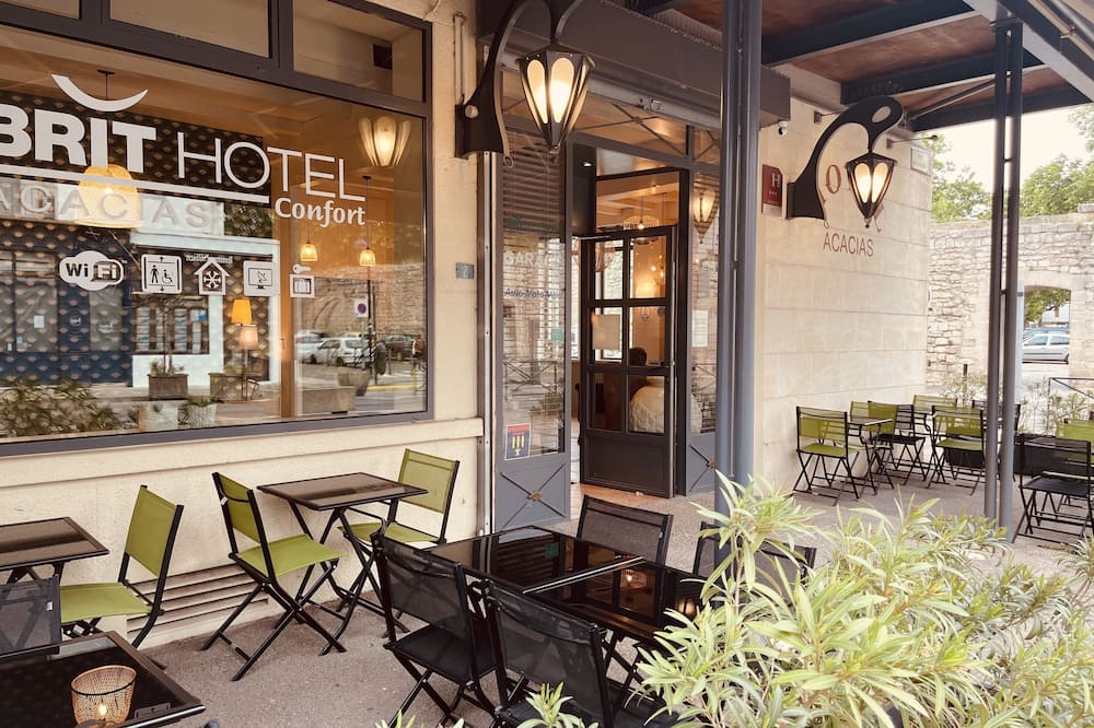 Brit Hotel Acacias