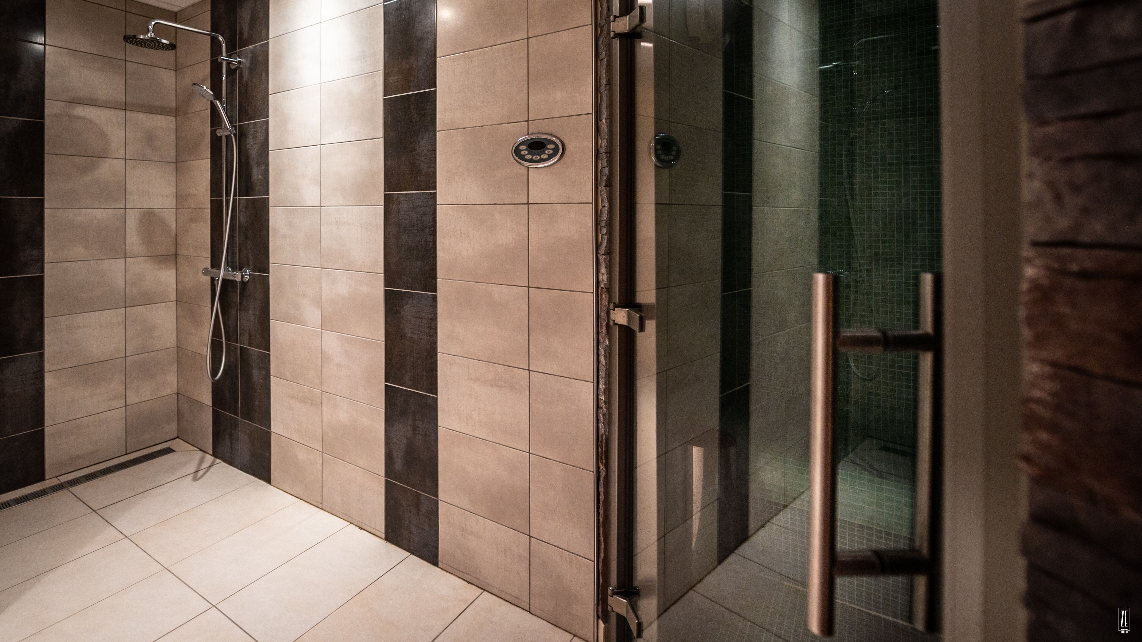 Sauna, hot tub, dan ruang uap