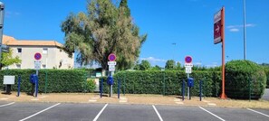 Electric vehicle-charging station