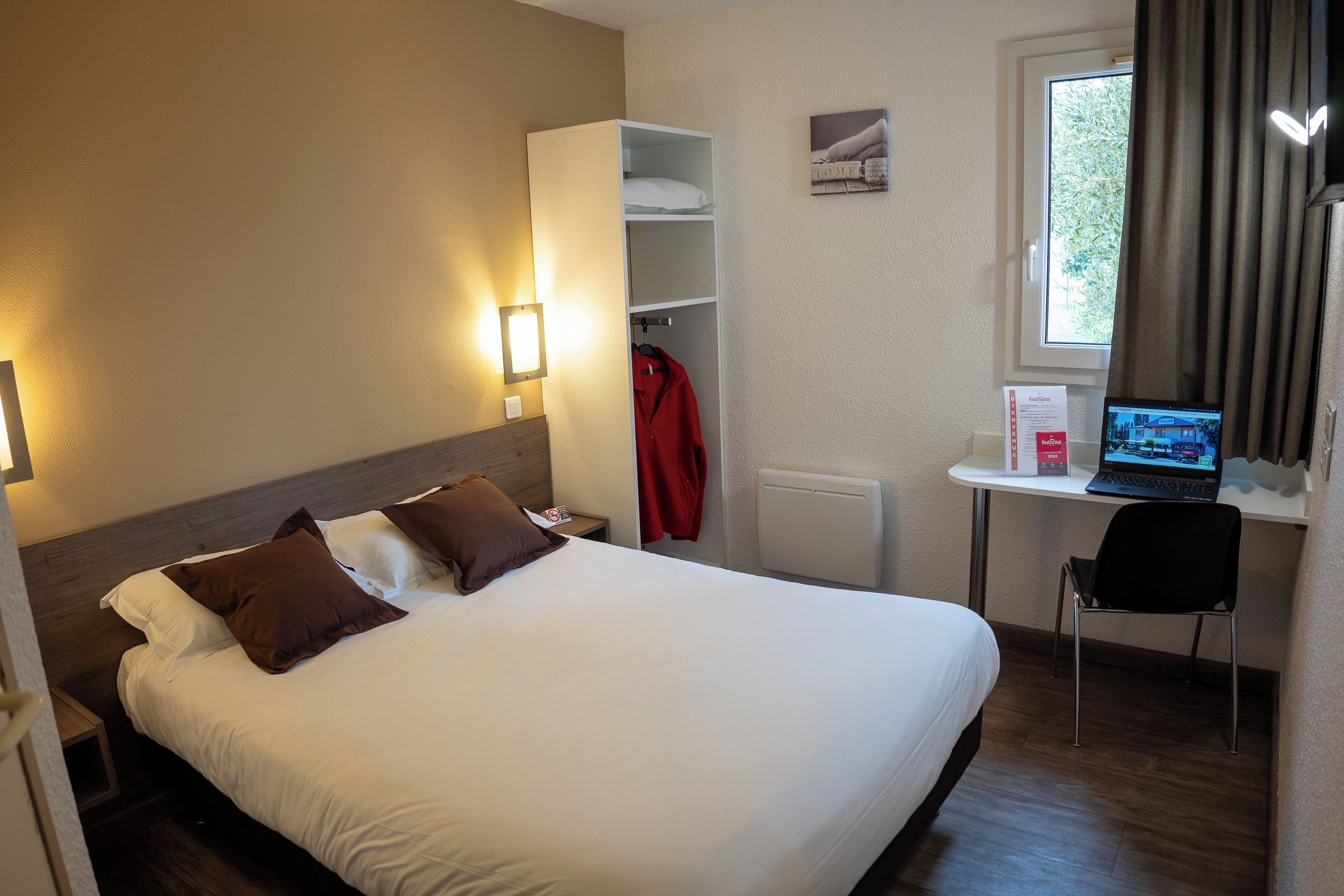 Double Room | Desk, blackout drapes, soundproofing, iron/ironing board