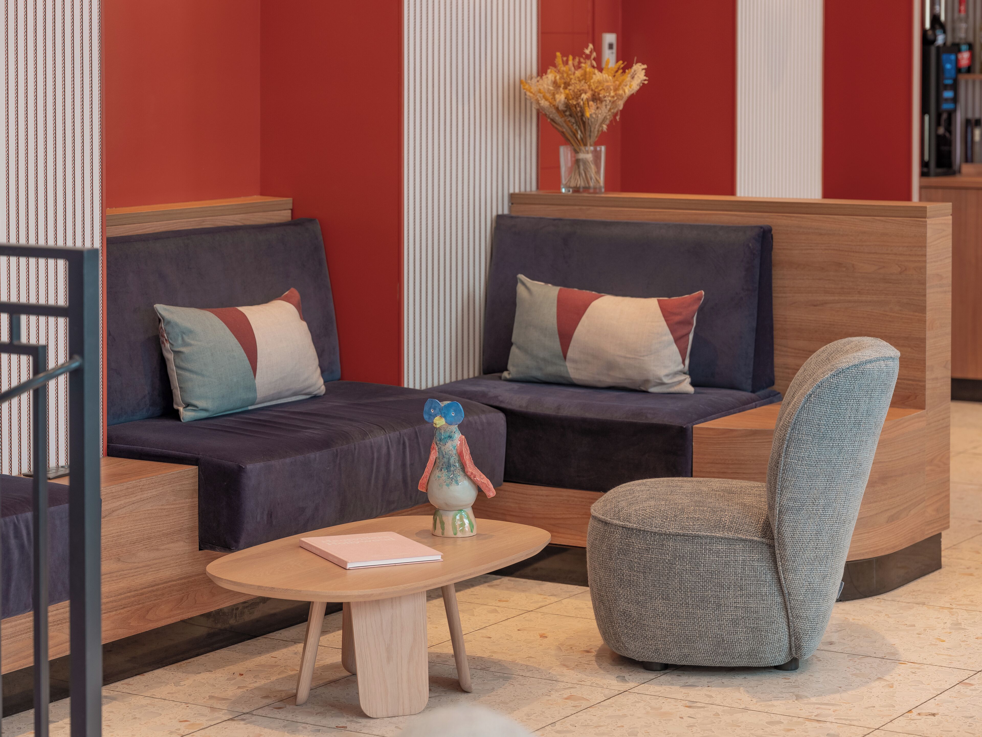 35-inch lcd tv with satellite channels, tv