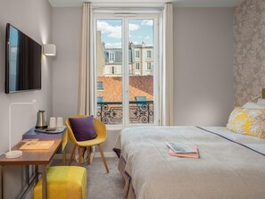 Standard Twin Room | Premium bedding, pillowtop beds, in-room safe, desk - Hotel Le Mareuil (Paris)