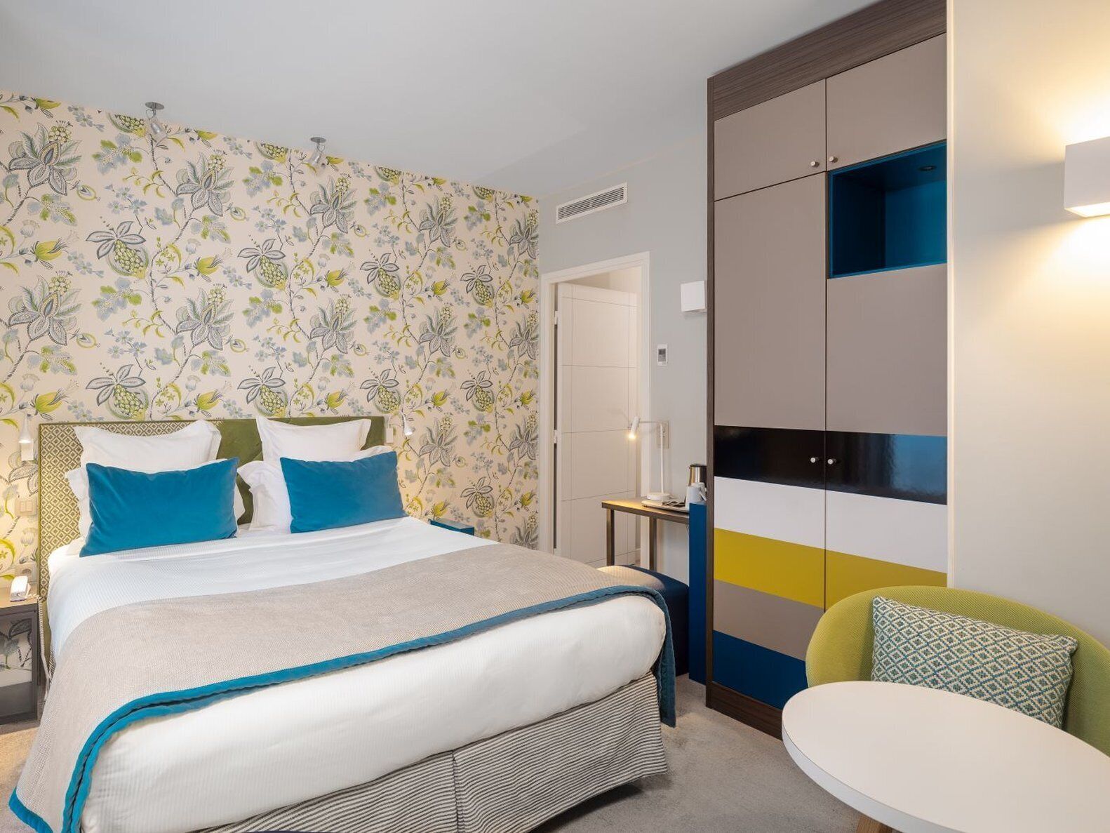 Premium bedding, pillow-top beds, in-room safe, desk