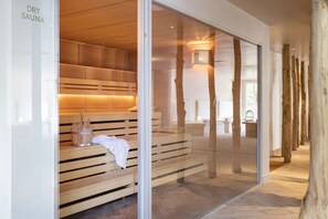 Bastu, bubbelpool, turkiskt bad/hamam och kroppsbehandlingar