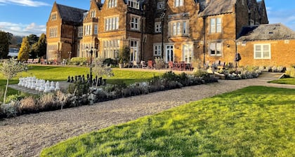Hartsfield Manor