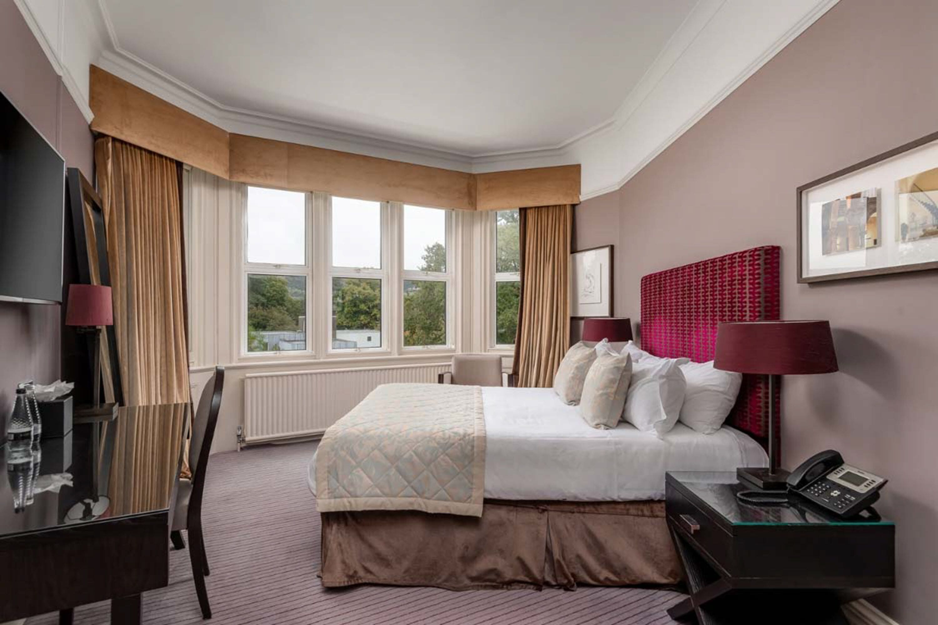 superior double room, garden view | premium bedding, in-room safe, desk, laptop workspace