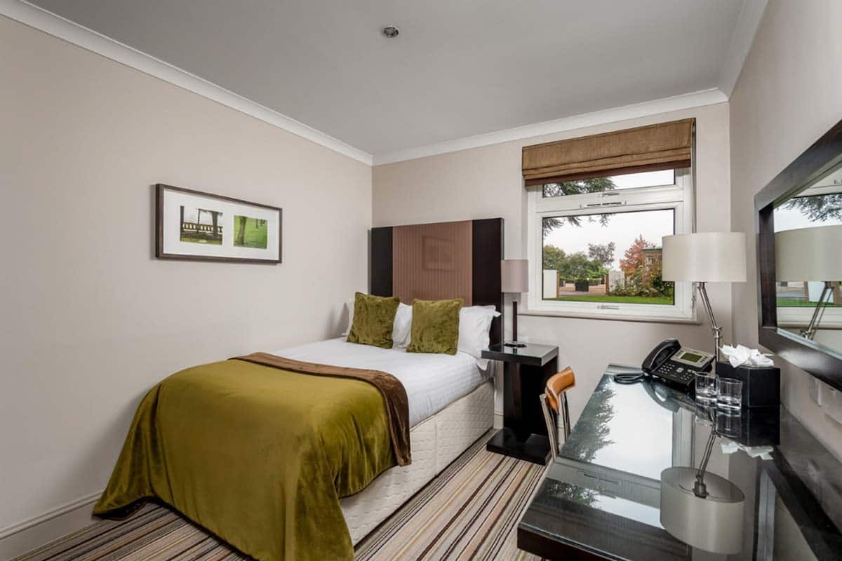 Standard Double Room Single Use, 1 Large Twin Bed | Premium bedding, in-room safe, desk, laptop workspace