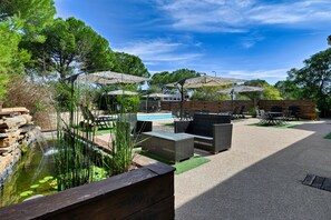 Triple Room, Multiple Beds | Premium bedding, individually furnished, desk, blackout drapes