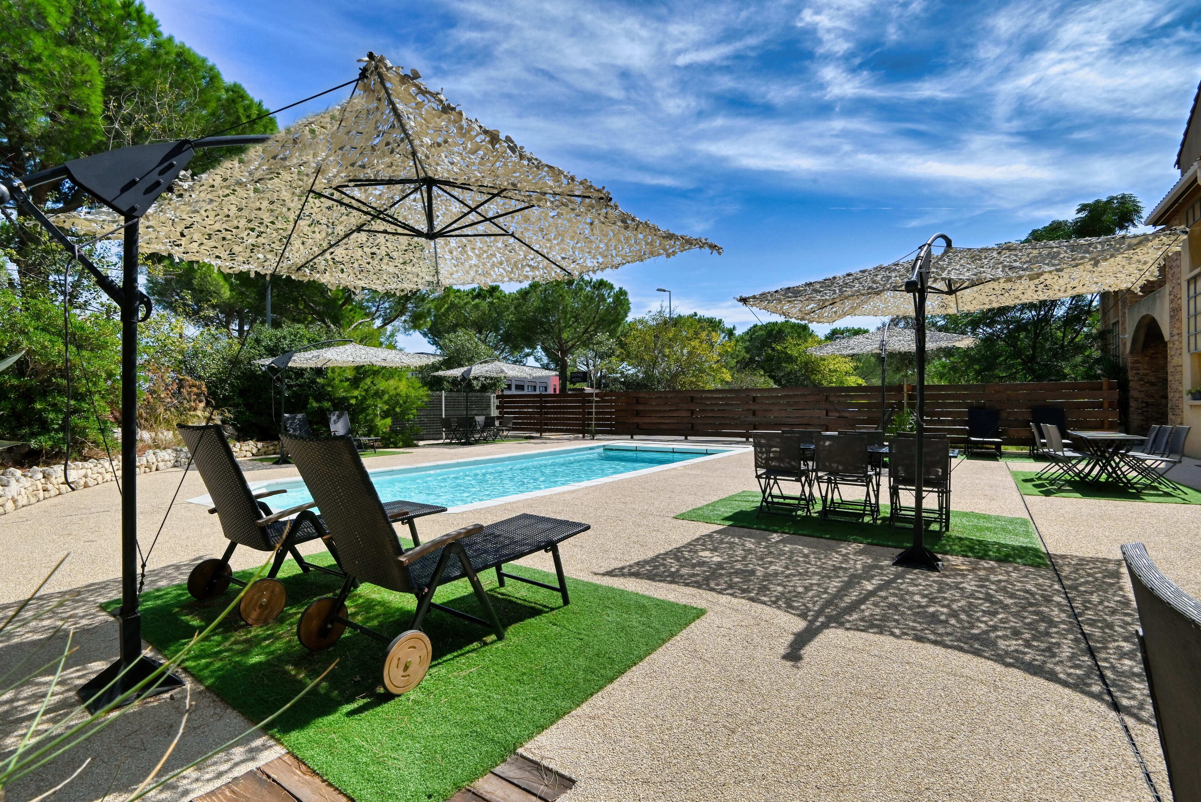 المنشأة من الخارج