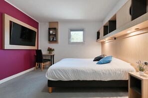 Premium bedding, individually furnished, desk, blackout curtains - La Villa Martégale (Martigues)