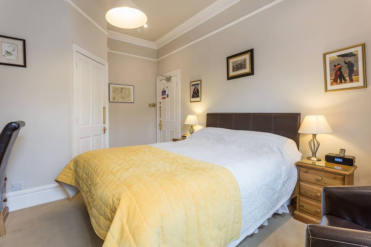 Chambre Exécutive, 1 très grand lit