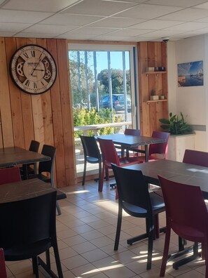 Frokostbuffé hver dag (EUR 7.50 per person)