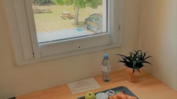 Bureau, espace de travail pour ordinateur portable