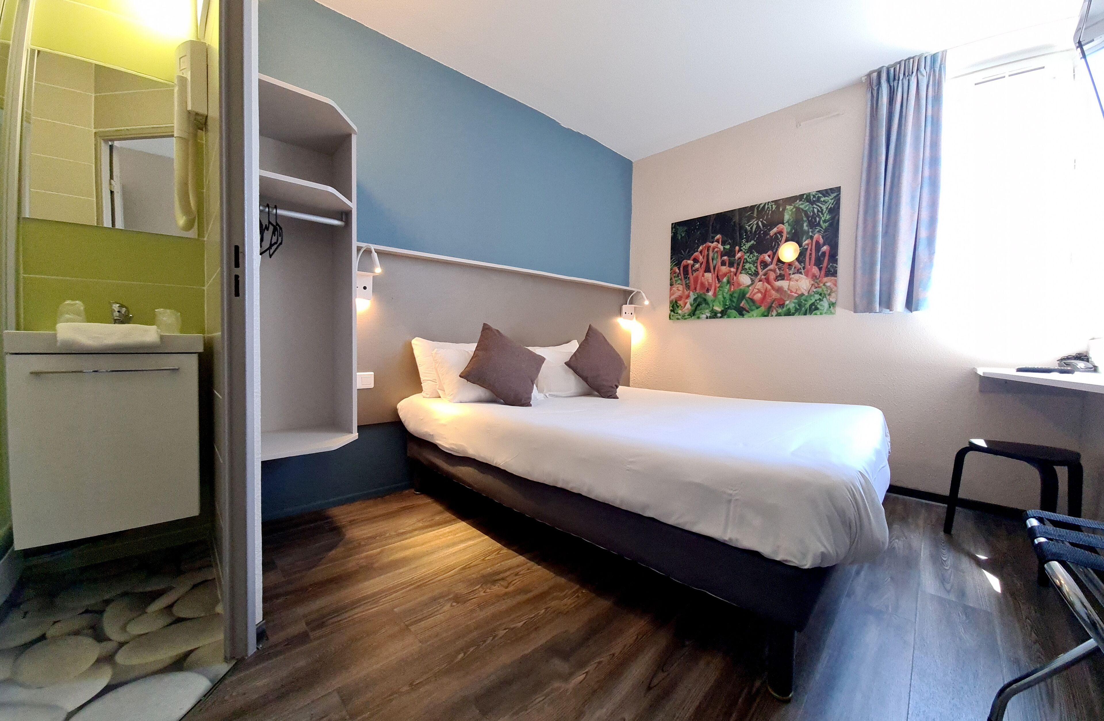 standard double room | 1 bedroom, premium bedding, desk, soundproofing