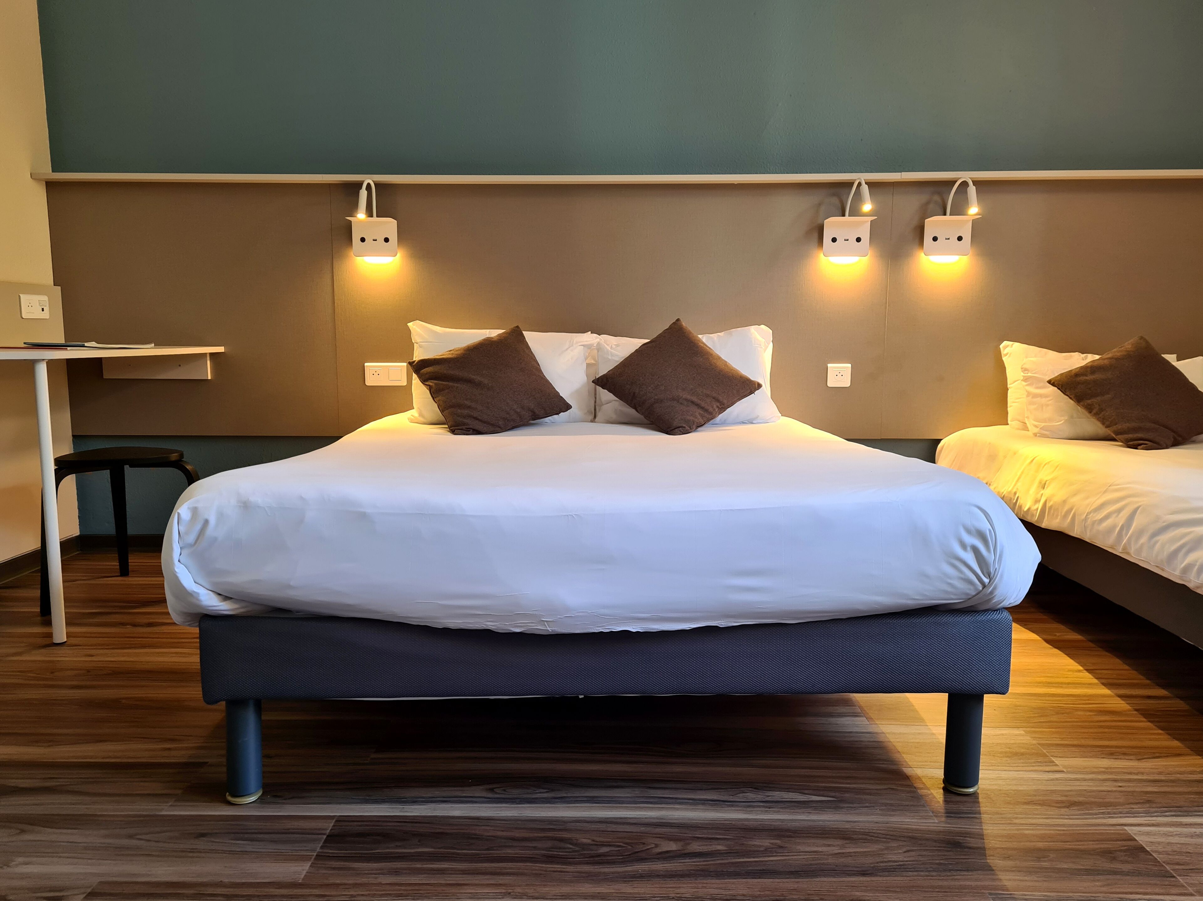 standard double room | 1 bedroom, premium bedding, desk, soundproofing