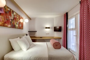 Kamer, 1 twee- of 2 eenpersoonsbedden, aan de binnenplaats | Kameruitzicht