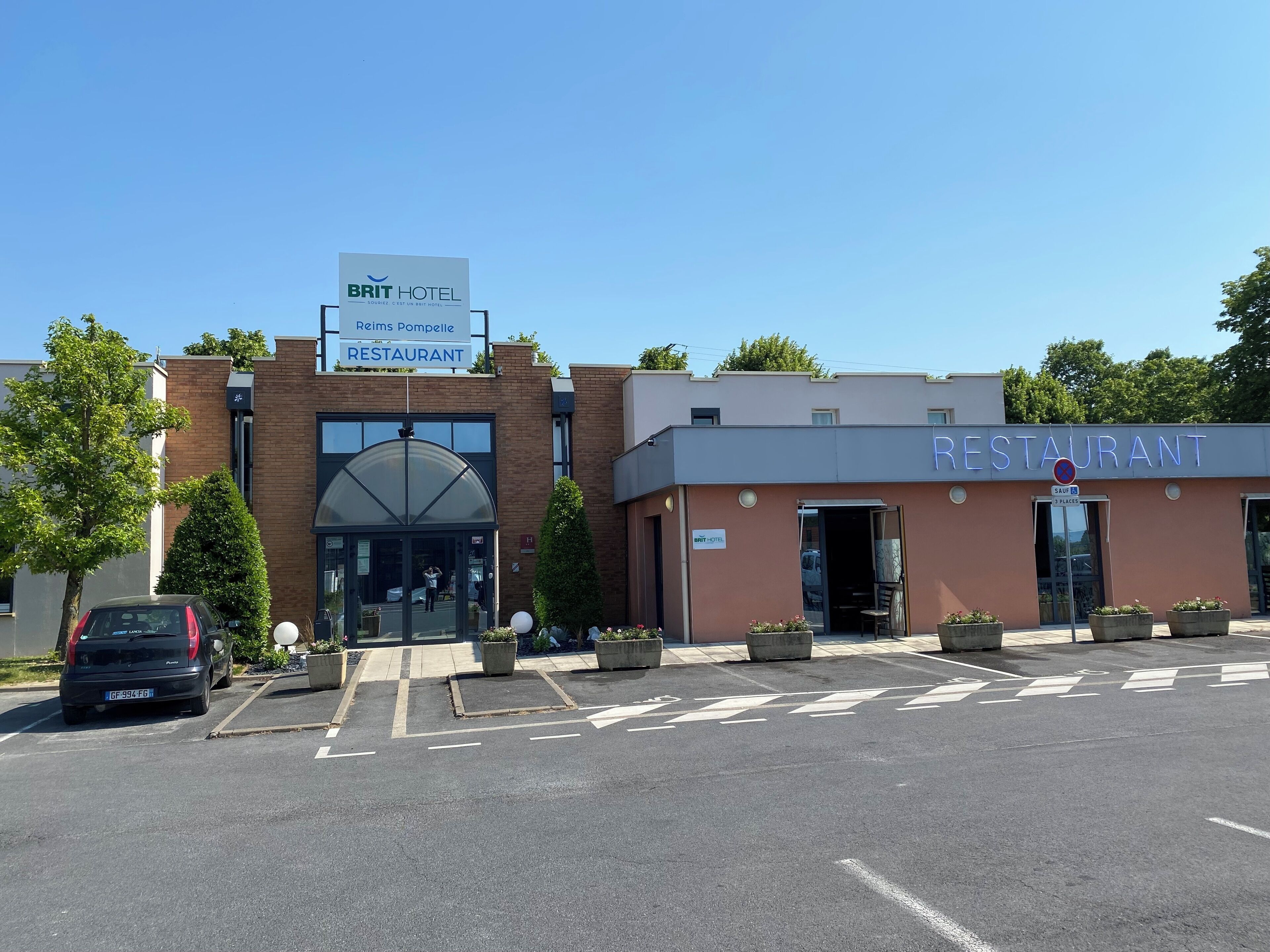 Foto - Brit Hotel Reims La Pompelle