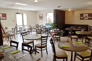 Der serveres morgenmad, frokost og aftensmad