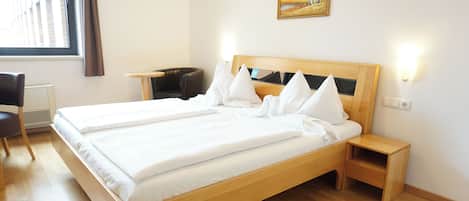 Double Room | Individually decorated, individually furnished, desk, laptop workspace
