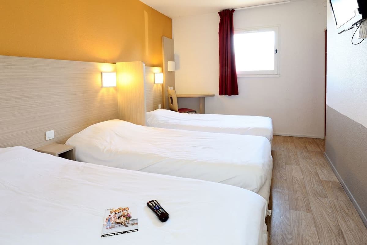 Desk, cots/infant beds, free WiFi, bed sheets