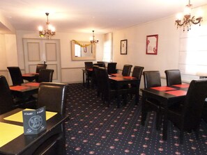 Daily buffet breakfast (EUR 9.5 per person)