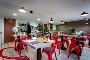 Daily buffet breakfast (EUR 8.00 per person)