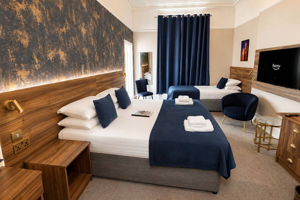 Superior Triple Room, 3 Twin Beds | Premium bedding, desk, laptop workspace, WiFi