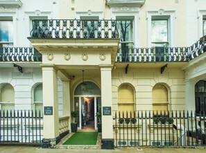 Front of property - Caring Hotel (London)