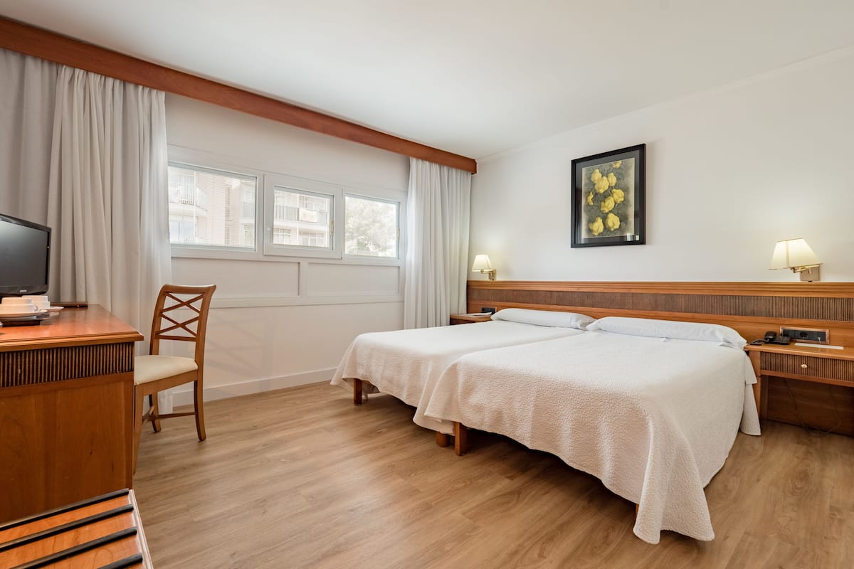 1 slaapkamer, donzen dekbedden, een minibar, een kluis op de kamer