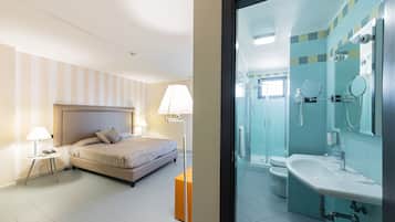 Double Room | Minibar, in-room safe, desk, free cots/infant beds