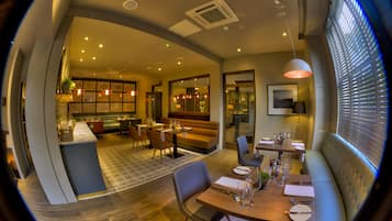 Der serveres aftensmad