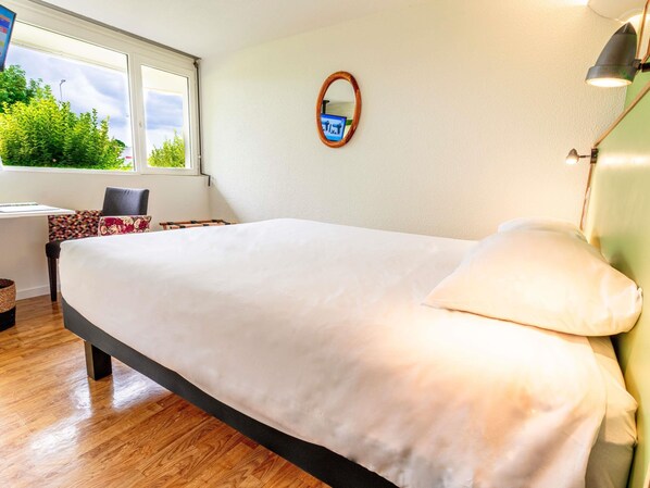 Bureau, rideaux occultants, chambres insonorisées