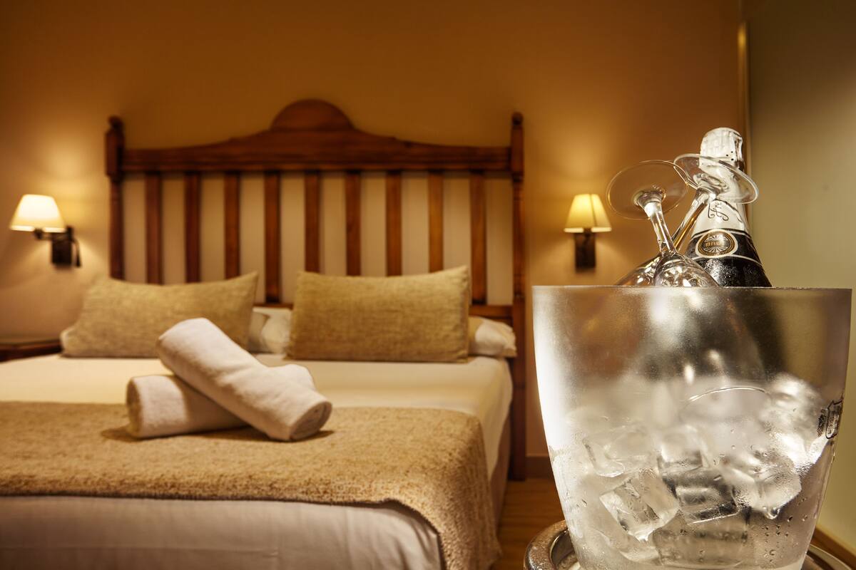 superior double room | minibar, in-room safe, desk, soundproofing