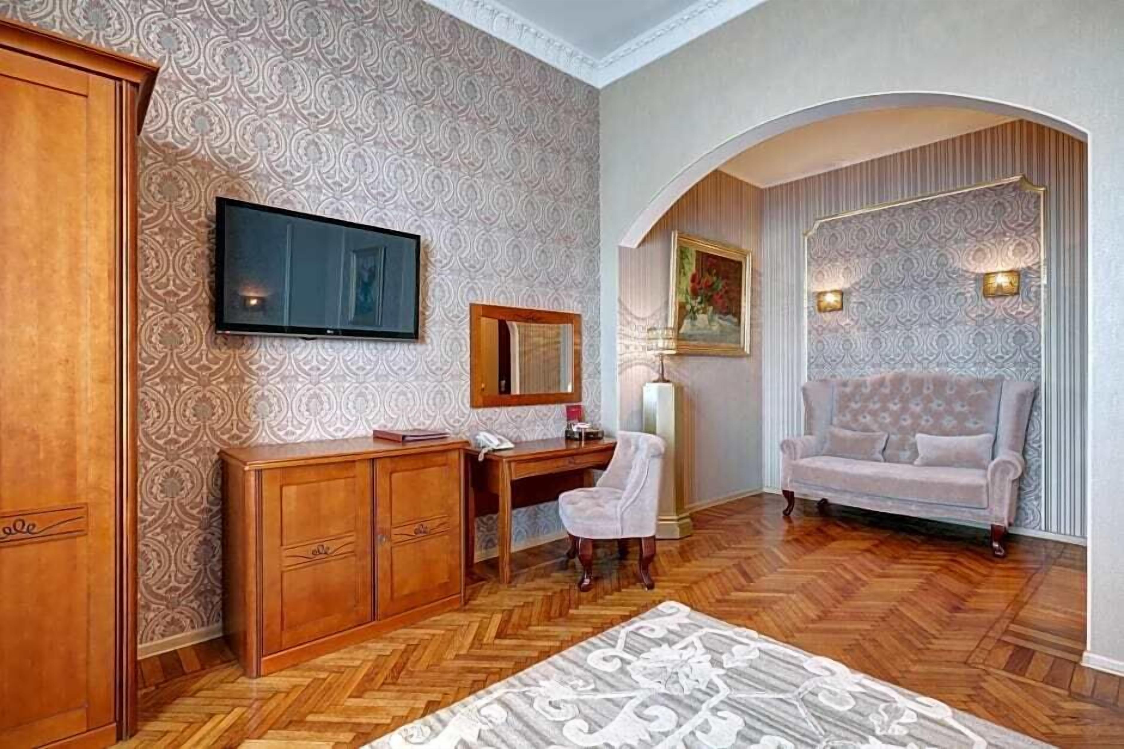 minibar, in-room safe, desk, soundproofing