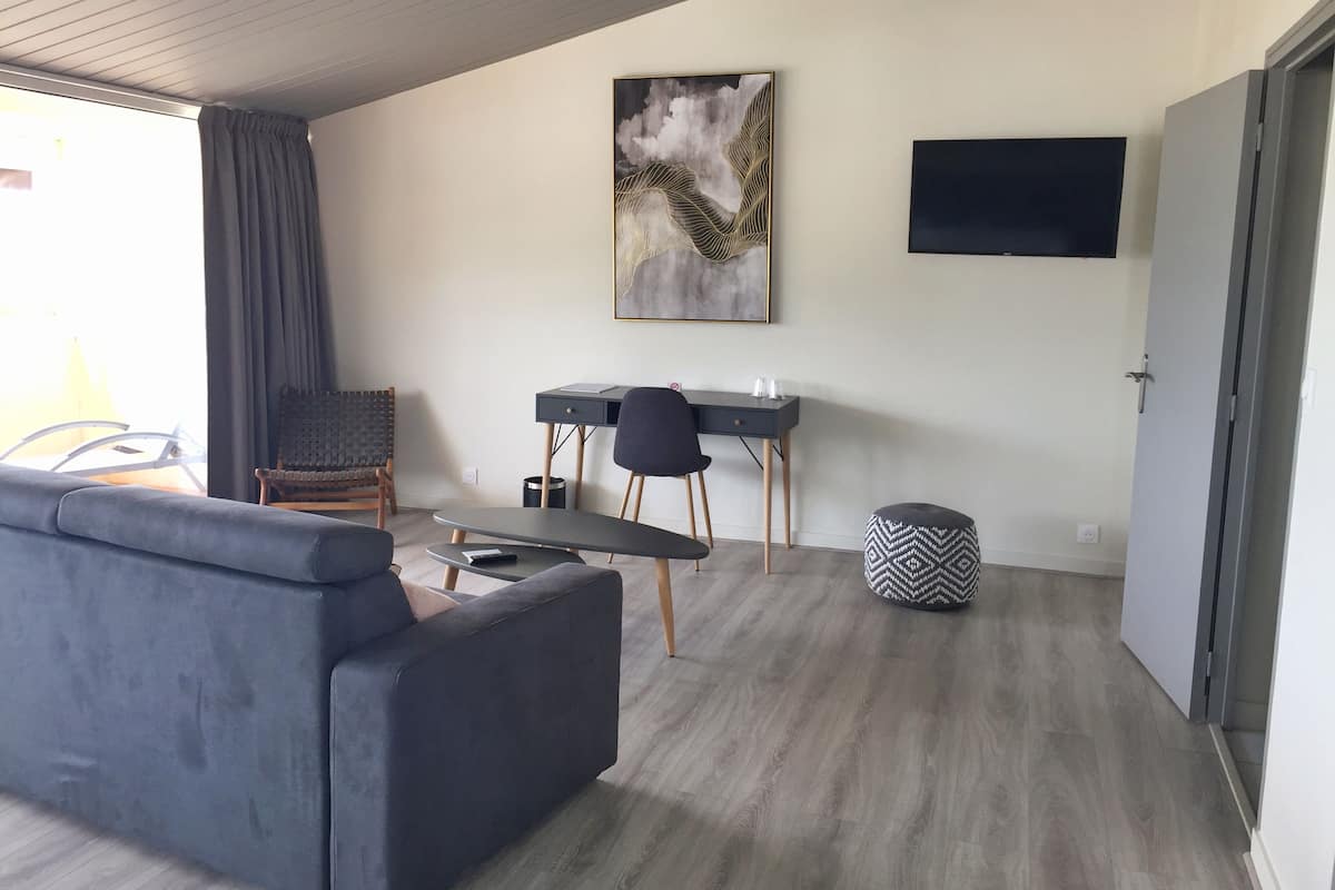 family suite, sea view | 1 bedroom, in-room safe, desk, soundproofing