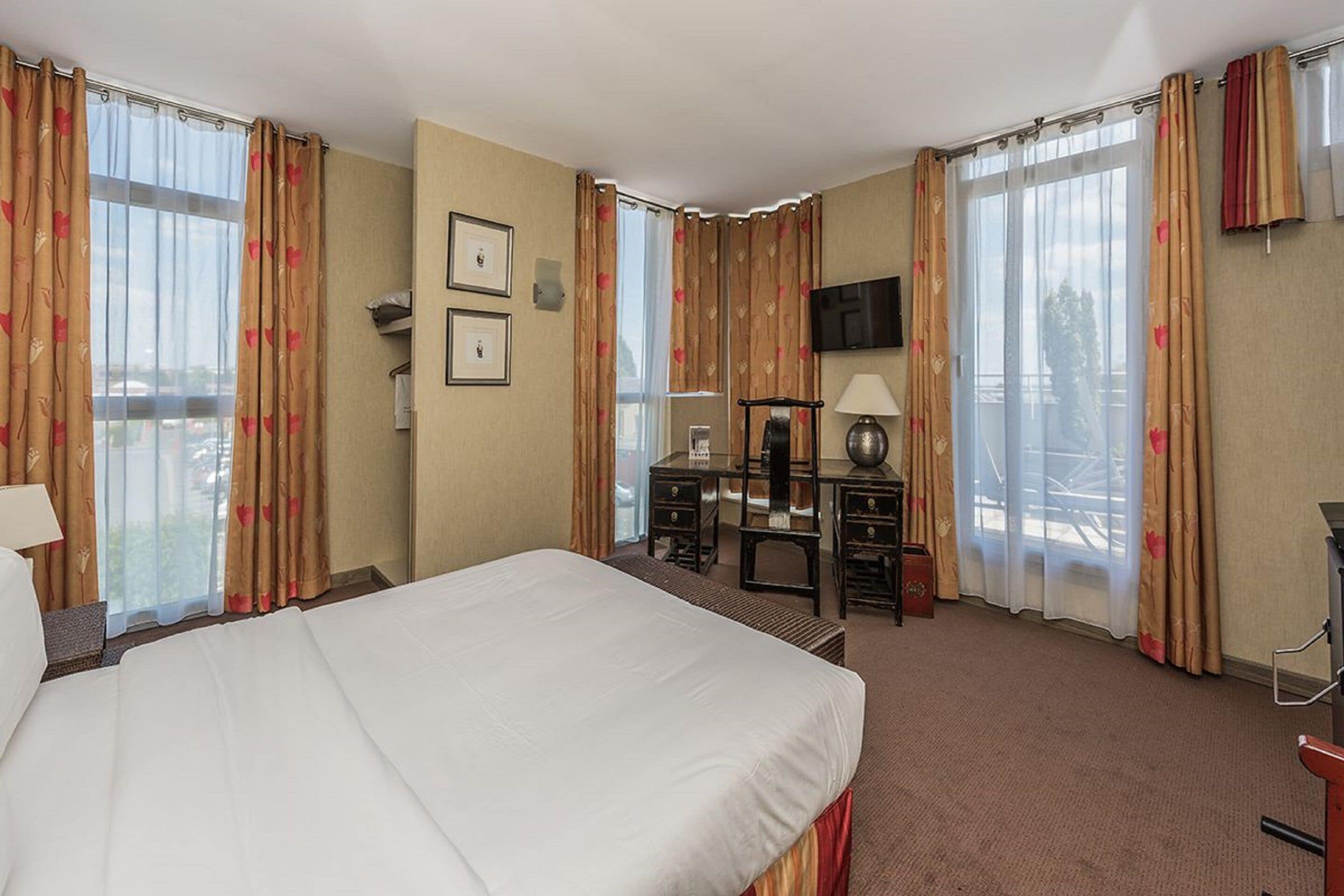 blackout curtains, iron/ironing board, free wifi, bed sheets