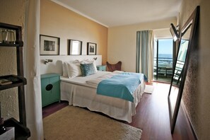 高级房, 阳台, 海景 | 客房内保险箱、免费 WiFi、床单