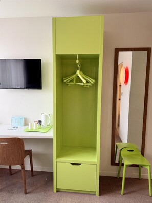 Standard Room, 2 Twin Beds | Desk, blackout drapes, soundproofing, free cribs/infant beds