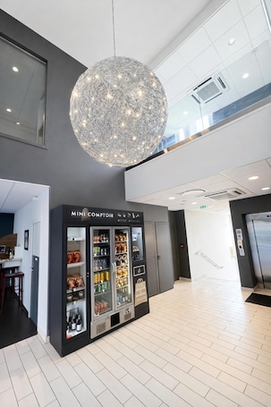 Lobby. Hotel Campanile Dijon - Congrès - Clémenceau