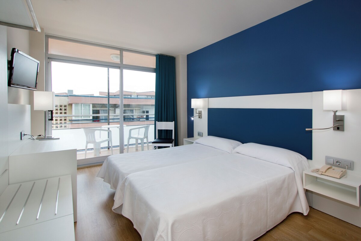 DOUBLE ROOM WITH BALCONY 2 ADULTS