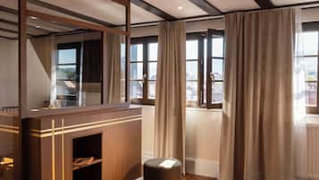 Family Suite, 1 Queen Bed with Sofa bed | 1 bedroom, premium bedding, minibar, in-room safe