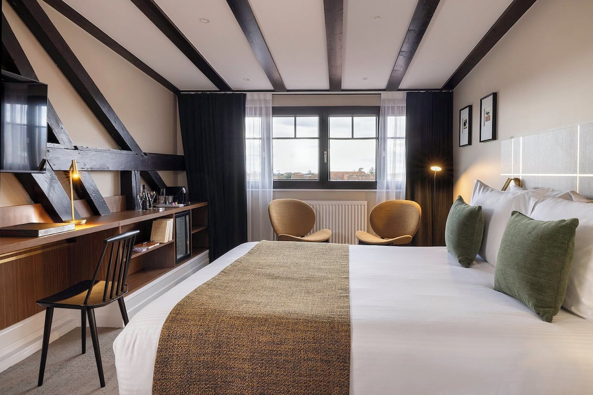 superior double room | 1 bedroom, premium bedding, minibar, in-room safe