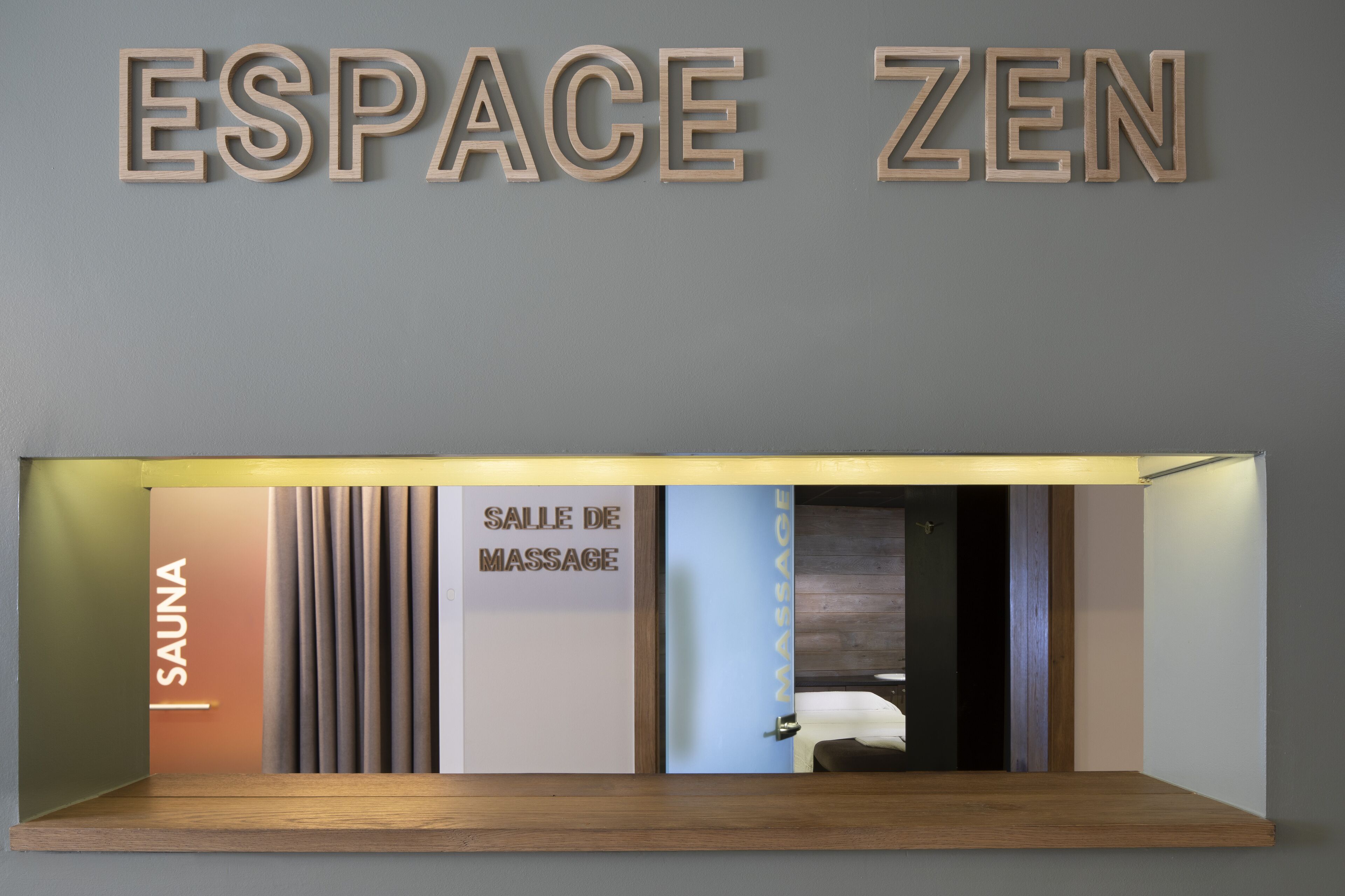 1 treatment room, massages