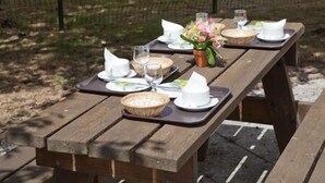 Tempat makan outdoor
