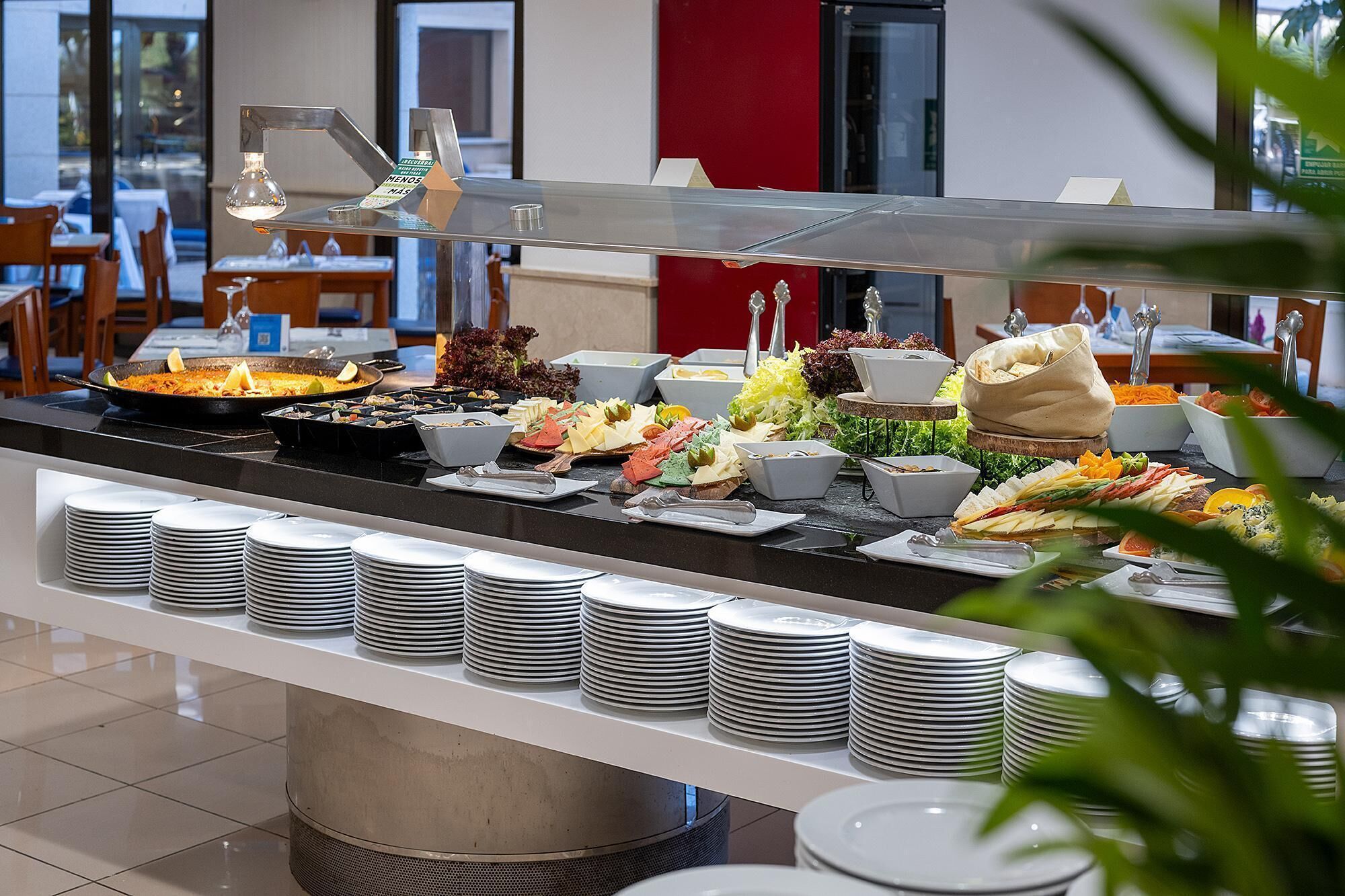 breakfast, lunch, dinner served; international cuisine