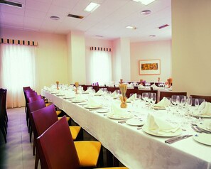 Breakfast and dinner served - Hotel Traíña (San Pedro del Pinatar)