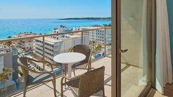 Superior Apartment, Sea View | 1 bedroom, desk, laptop workspace, blackout drapes