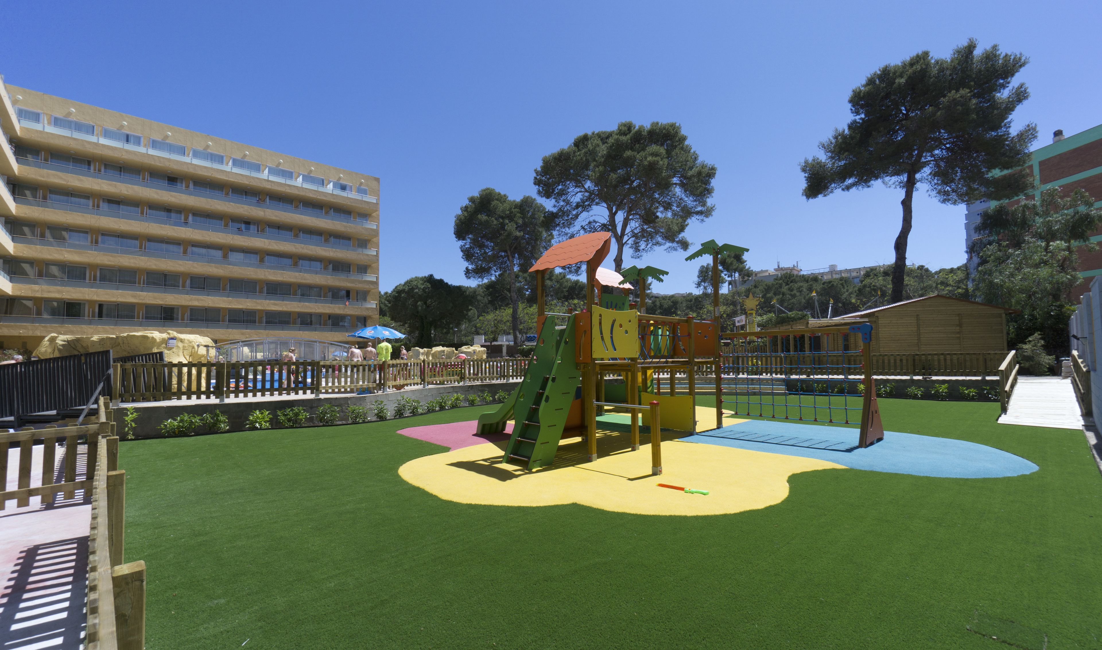 children’s play area – outdoor