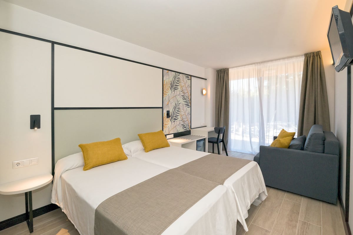 Caja fuerte, wifi gratis, ropa de cama