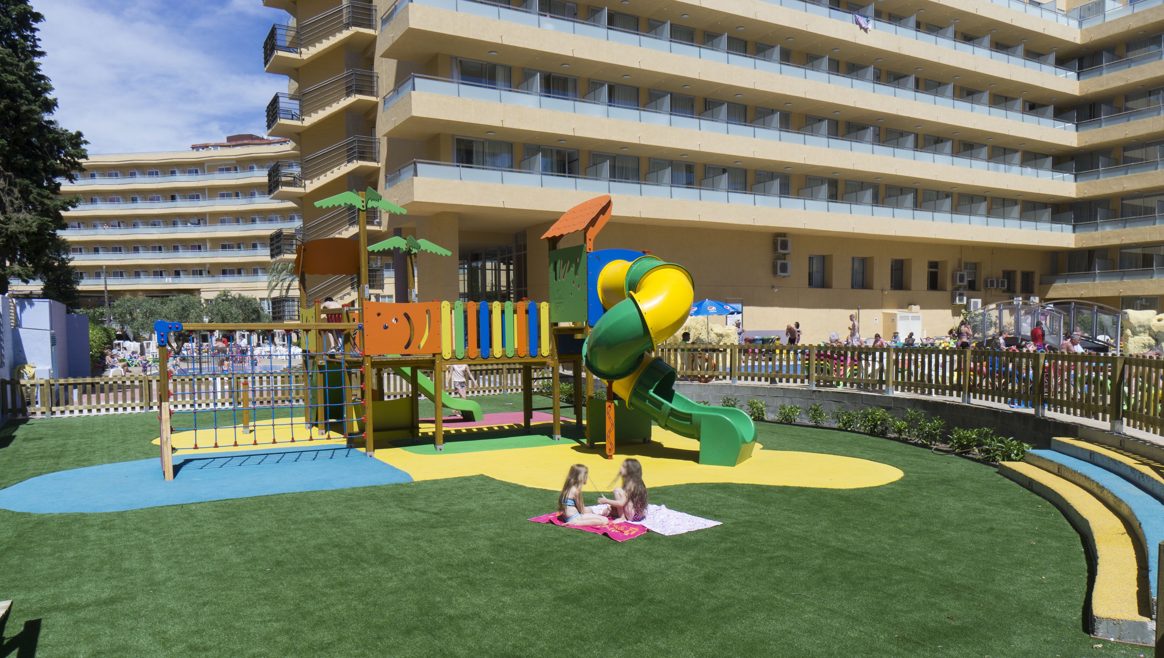 children’s play area – outdoor